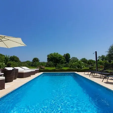 House Kova Semesterbostad *