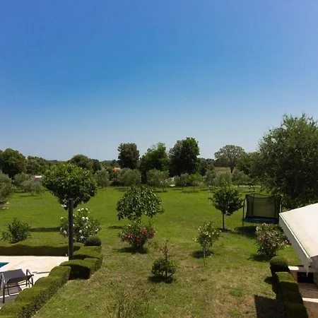 Semesterbostad House Kova