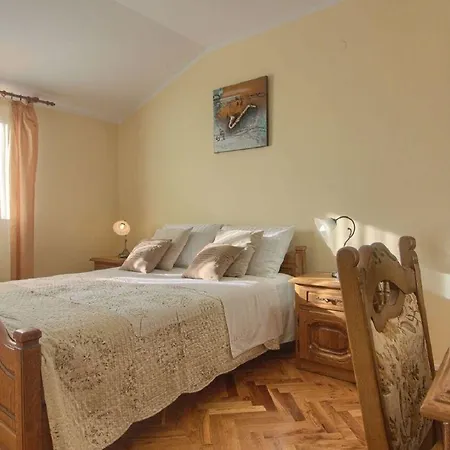 House Kova Semesterbostad