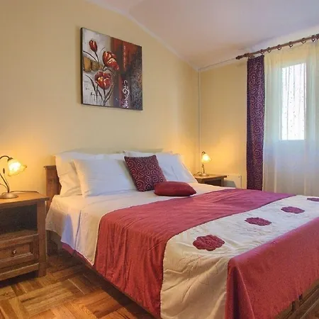 Semesterbostad House Kova Ližnjan